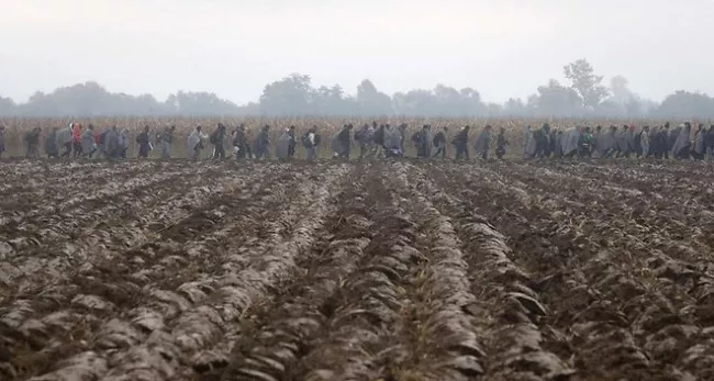 Au terme du mini-sommet de dimanche à Bruxelles, l'Union européenne annonce la création de 100.000 places d'accueil pour les réfugiés en Grèce et dans les Balkans. - Darko Bandic/AP/SIPA


