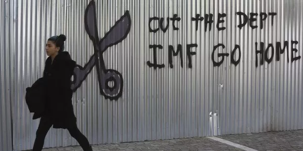 Grèce : Alexis Tsipras renonce à son plan anti-austérité.