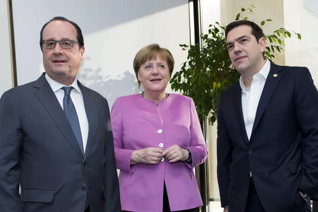 Le président français François Hollande, la chancelière allemande Angela Merkel et le premier ministre grec Alexis Tsipras à Bruxelles. Image: John Thys/Reuters


