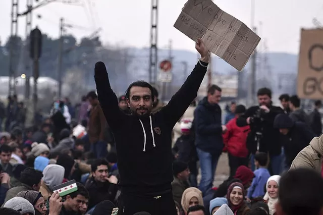 Près de 6000 migrants sont bloqués à la frontalière entre la Grèce et la Macédoine. Image: AFP


