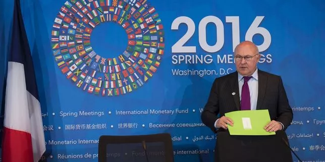 Optimistes, la France et l'Allemagne plaident pour le maintien du FMI dans le dossier grec.