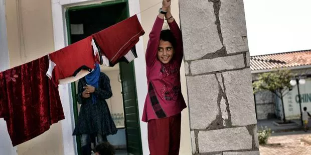 En Grèce, un village de vacances accueille des réfugiés syriens.