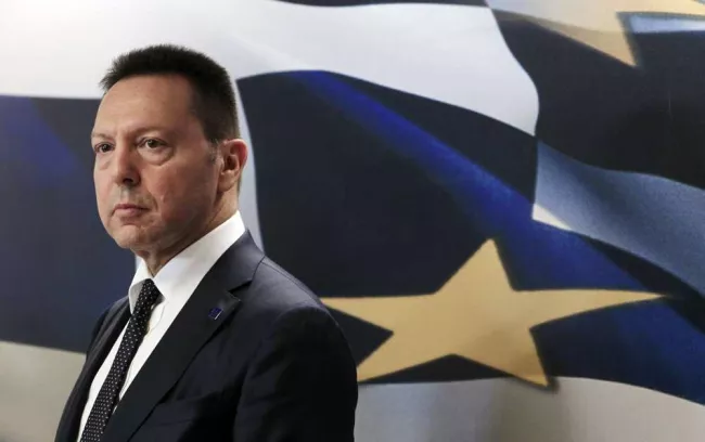 "Les pourparlers au sujet de la dette ont été des engagements de la part des créanciers depuis 2012, répétés en mai dernier, et toujours pas accomplis", a déclaré lundi le gouverneur de la Banque centrale grecque Yannis Stournaras. - Thanassis Stavrakis/AP/SIPA


