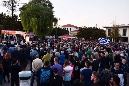 Une manifestation antimigrants sur l'île de Chios, le 28 septembre 2016.


