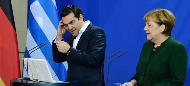 Angela Merkel et Alexis Tsipras lors d'une réunion sur la crise des réfugiés, vendredi à Berlin. Crédits photo : TOBIAS SCHWARZ/AFP


