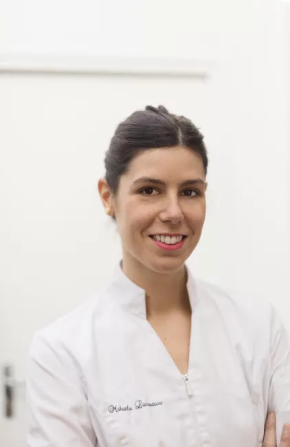 Dans son restaurant Etsi, la jeune chef dépoussière les classiques de la cuisine grecque.