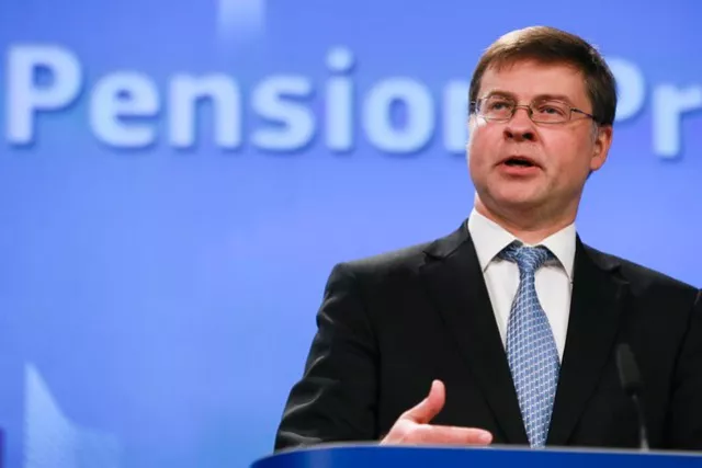 Le vice-président de la Commission européenne Valdis Dombrovskis s'est réjoui du redressement observé en Grèce. Image: Keystone


