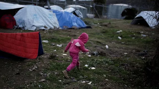À la tombée de la nuit, les douches et les latrines deviennent des zones de non-droit pour les femmes et les enfants, selon l'ONU (photo d'illustration).


