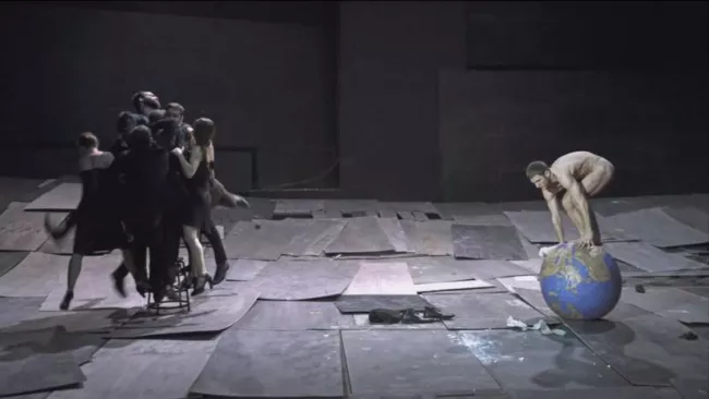 Le chorégraphe grec Dimitris Papaioannou, le grand dompteur à la Villette.