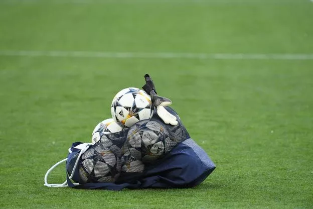 Foot : L'international grec Vasilios Barkas prolonge à l'AEK Athènes.