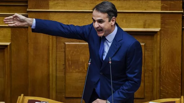 Le chef du parti conservateur de la Nouvelle-Démocratie (ND), Kyriakos Mitsotakis, devant le Parlement à Athènes, le 14 juin 2018


