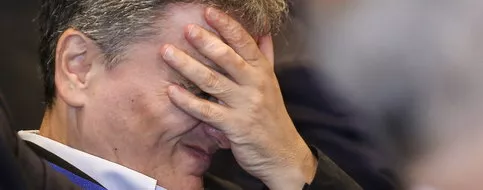 Ce n'était pas facile pour le ministre grec des Finances, Euclide Tsakalotos, mais un accord a été trouvé cette nuit au château de Senningen, au Luxembourg. © Julien Warnand/EPA/Keystone


