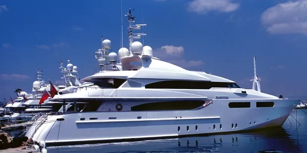 La Grèce va distribuer de nouveaux "visas dorés" pour attirer l'argent des riches investisseurs.