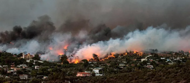Grèce : le bilan des feux autour d'Athènes s'alourdit à 74 morts.