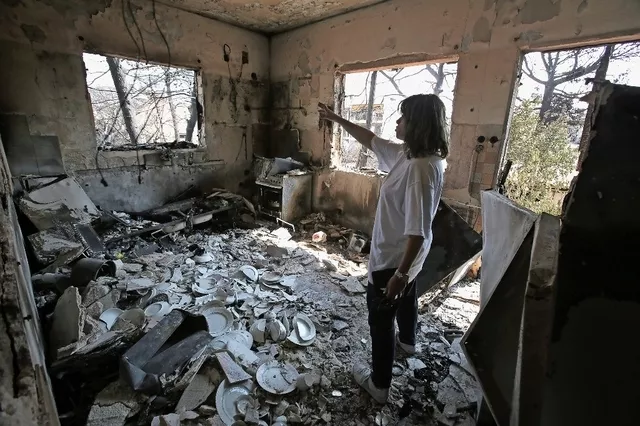 Les débris calcinés d'une habitation à Rafina, où on a retrouvé le plus de victimes des incendies dévastateurs du début de semaine. Image: DR


