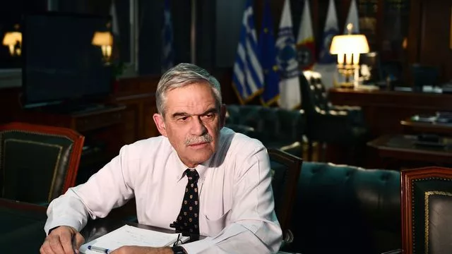 Le ministre-adjoint chargé notamment de l'Ordre public et de la Protection des citoyens, Nikos Toskas, à Athènes, le 26 novembre 2015


