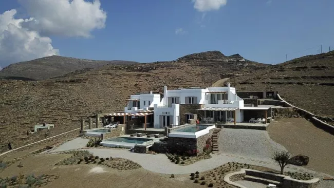 Grèce : Vathi Bleu, secret le mieux gardé de l'île de Tinos.