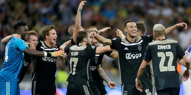 Ligue des Champions: L'Ajax retrouve la phase de poules après quatre saisons, l'AEK et Young Boys qualifiés.