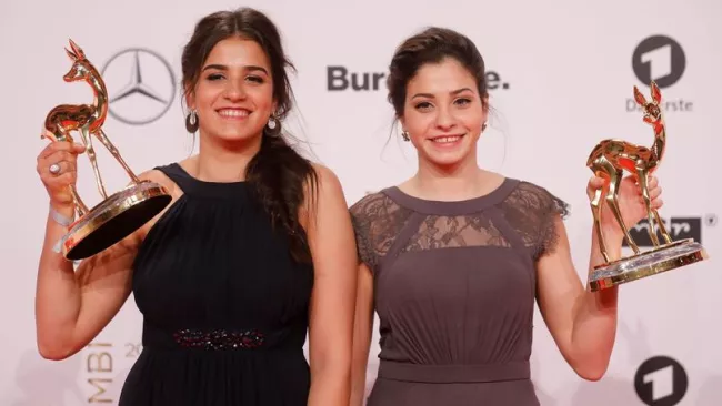 Une réfugiée syrienne ayant sauvé des migrants en mer arrêtée en Grèce.