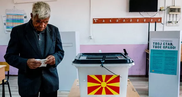 Le scrutin sur le changement de nom de la Macédoine n'a pas mobilisé les foules dans les bureaux de vote à Skopje - DIMITAR DILKOFF/AFP


