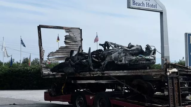 La carcasse carbonisée d'un camion dans lequel ont péri 11 migrants présumés le 13 octobre 2018 dans le nord de la Grèce.