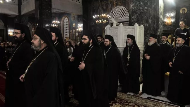 Grèce : l'Église fait plier le gouvernement.