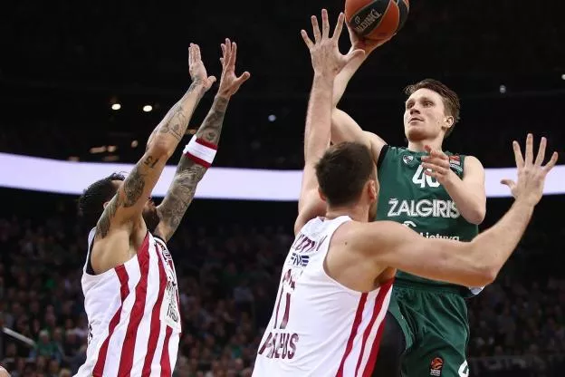 Marius Grigonis dans ses oeuvres face à l'Olympiakos.  (Euroleague.net)


