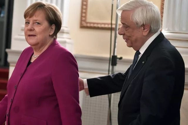 Le président grec Prokopis Pavlopoulos reçoit ce 11 janvier 2019 Angela Merkel à Athènes.