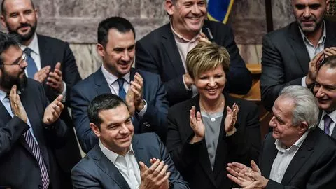 Grèce : après le vote de confiance, le défi du nom de la Macédoine.
