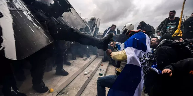 Incidents lors d’une manifestation à Athènes contre l’accord sur la Macédoine.