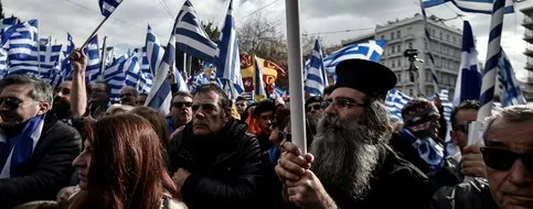 Les Grecs dans la rue contre un changement de nom.