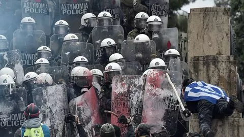 Nom de la Macédoine: incidents lors d'une manifestation à Athènes.