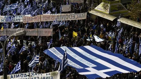 Des milliers de manifestants à Athènes contre l'accord sur la Macédoine.