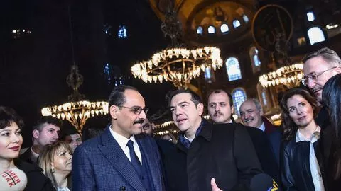 Turquie : Tsipras en visite à la basilique Sainte-Sophie à Istanbul.