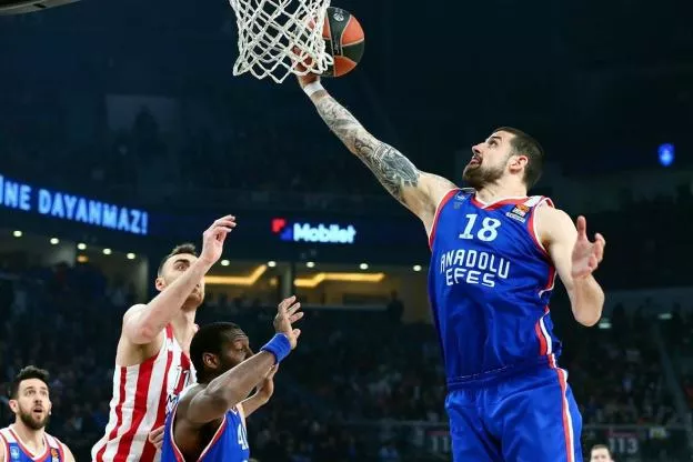 Basket - Euroligue : l'Efes Istanbul bat l'Olympiakos.