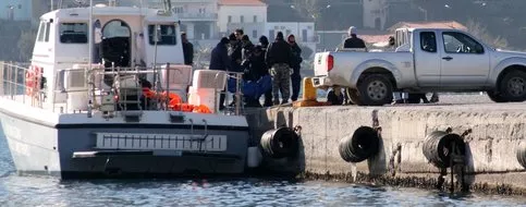 Un bateau de migrants coule vers Samos.