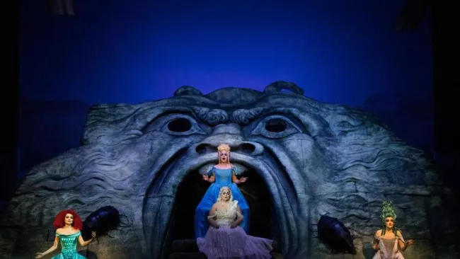 Ariane à Naxos: trouver le bon fil.