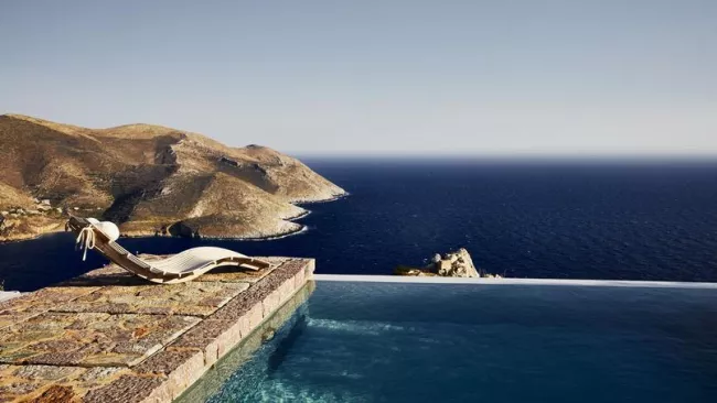 Dans le Péloponnèse: une sentinelle sur l’Égée.