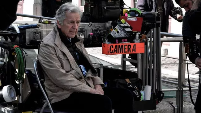 Costa-Gavras révolté d’être accusé en Grèce de faire de la propagande en faveur de Tsipras.