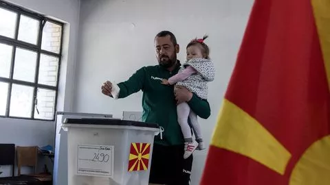 Présidentielle en Macédoine du nord: faible participation, second tour indécis.