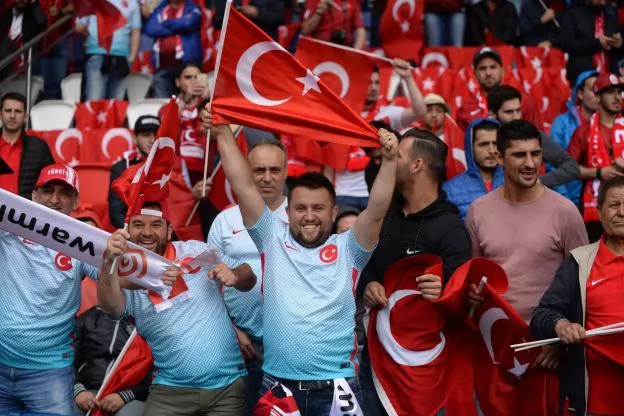 Foot : La Turquie bat la Grèce en match amical.