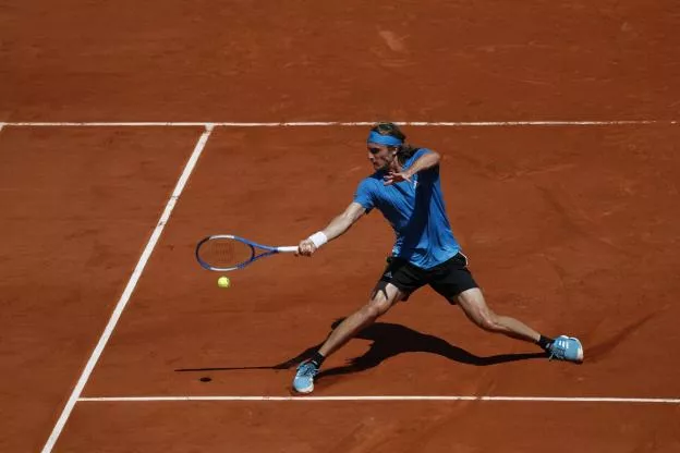 Roland-Garros (H) - Roland-Garros : Stefanos Tsitsipas termine son 3e tour en vainqueur face à Filip Krajinovic.