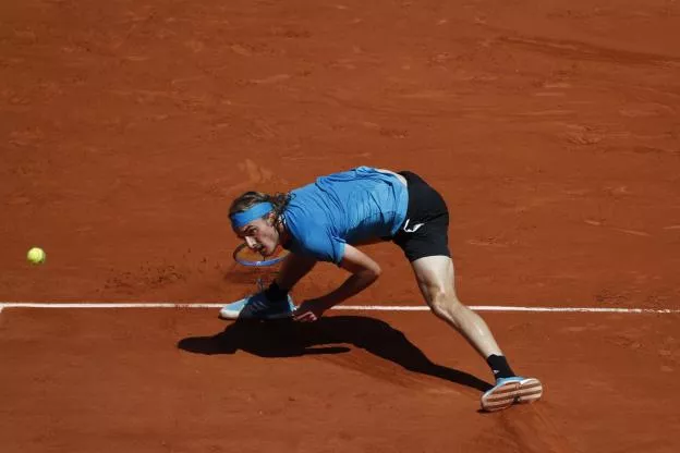 Stefanos Tsitsipas, qualifié pour les huitièmes de finale à Roland-Garros : « J'aurais pu me faciliter la tâche ».