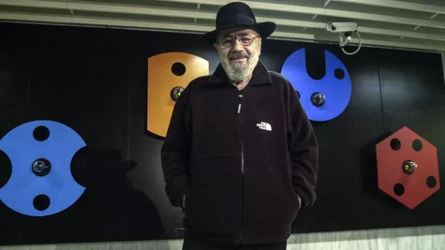 Figure de l’art cinétique, le sculpteur grec Takis est mort.