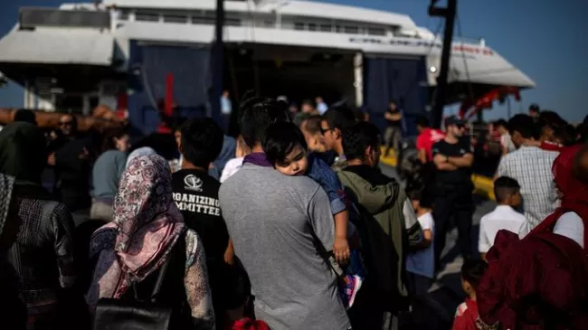 Un migrant originaire d’Afghanistan, sur l’île de Lesbos, le 2 septembre.


