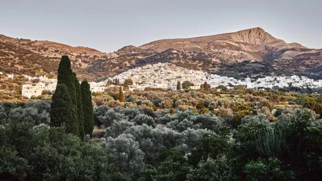 Paros et Naxos, beautés intérieures de la Grèce insulaire.