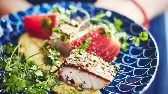 6 tables grecques à paris.