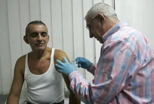 kaklamanis vaccinati