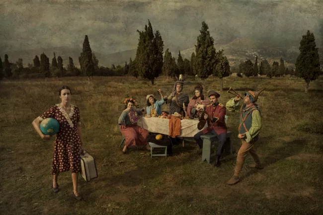 Daphné Rocou, L'arrivée de l'institutrice