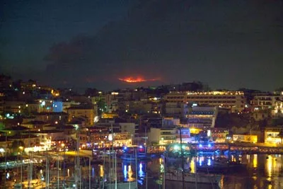 L'incendie du Parnès vue du Pirée